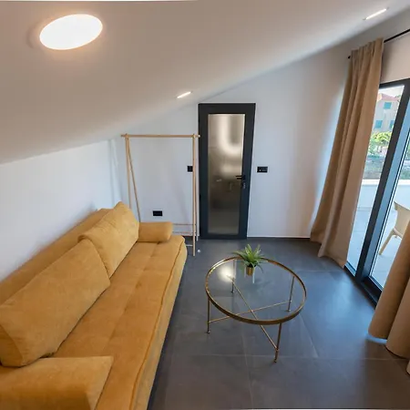 Tramontana Iz Apartmán *
